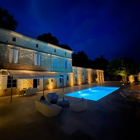# Chateau Viticole Xvieme Avec Piscine Chauffee # 14 Personnes * Bourg-sur-Gironde