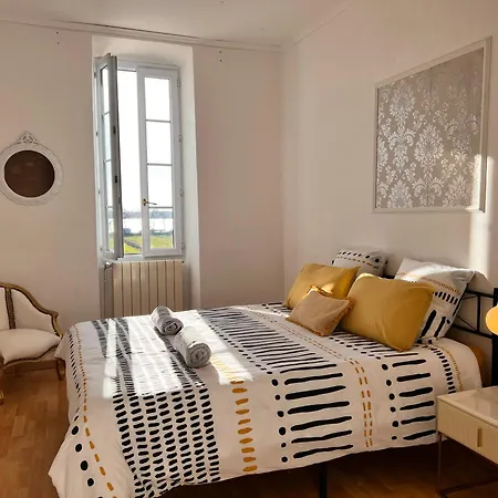 فيلة # Chateau Viticole Xvieme Avec Piscine Chauffee # 14 Personnes *