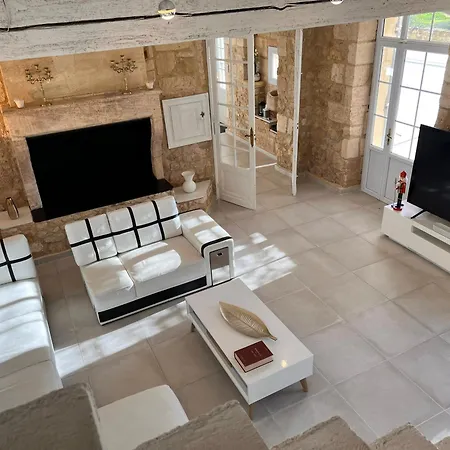 # Chateau Viticole Xvieme Avec Piscine Chauffee # 14 Personnes *