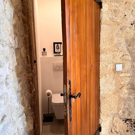 فيلة # Chateau Viticole Xvieme Avec Piscine Chauffee # 14 Personnes Bourg-sur-Gironde
