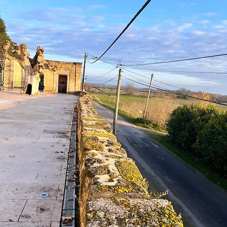 # Chateau Viticole Xvieme Avec Piscine Chauffee # 14 Personnes فيلة Bourg-sur-Gironde